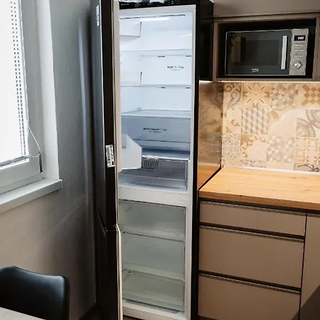 Ah Lomena Apartment
