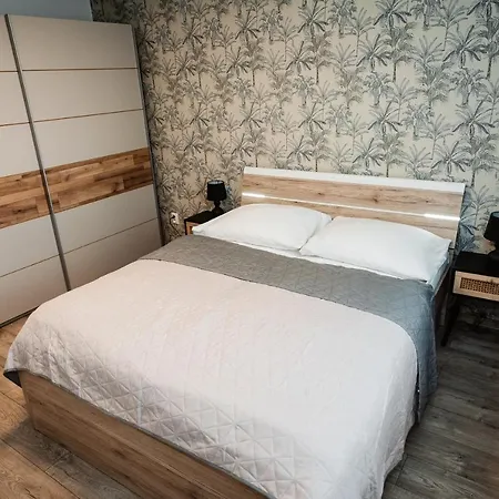Ah Lomena Apartment